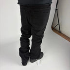 Black Fashion Nova Flare Jeans hombre Stylo 88, look completo en modelo — denim streetwear Chile