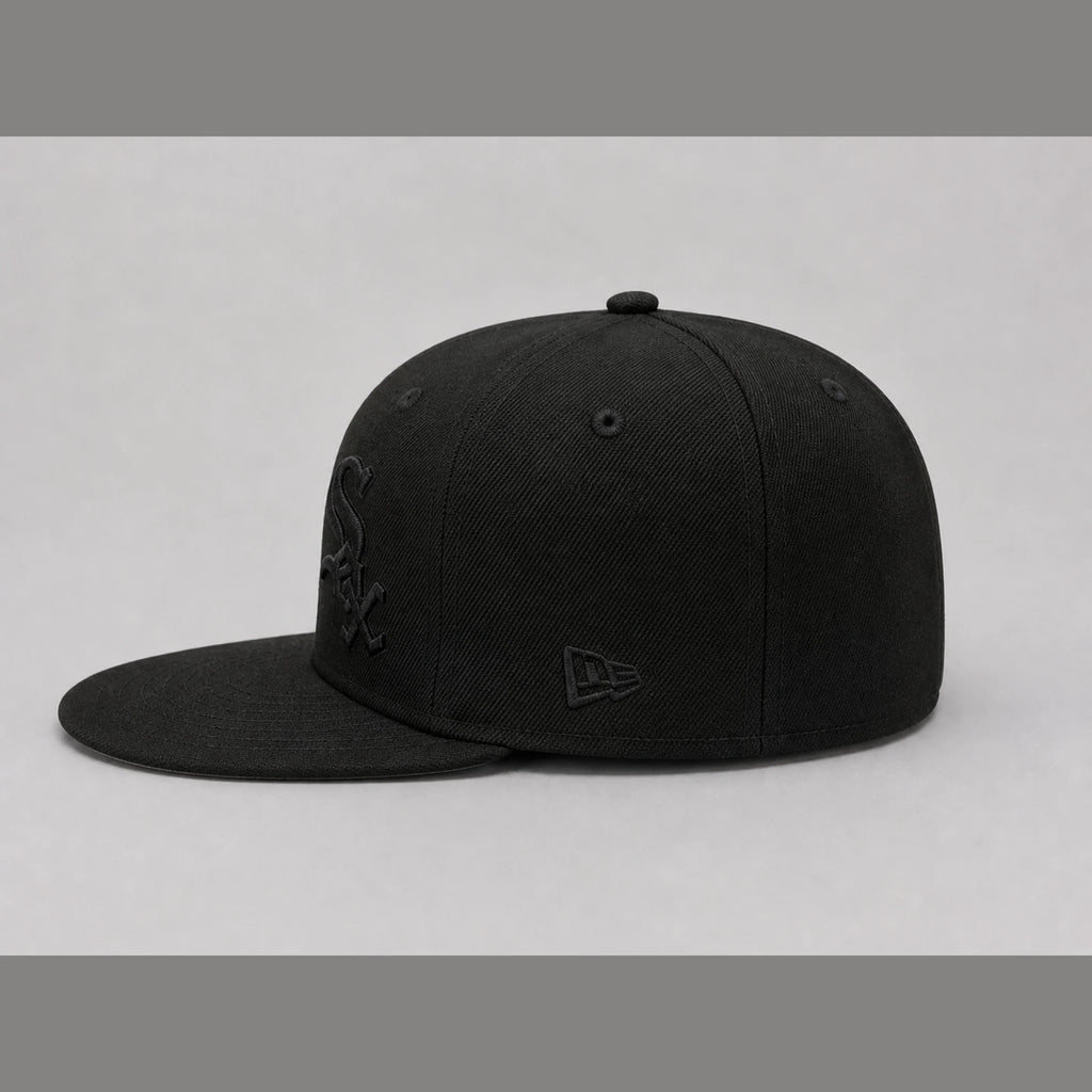 Gorra Sox Triple Black New Era 59FIFTY, vista lateral — Stylo 88