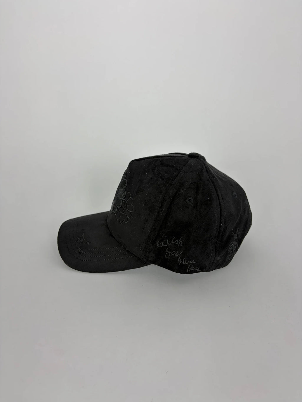 Innedit Muratravis Utopia gorra unisex Stylo 88, detalle de tela y costuras — cap streetwear Chile