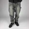 Jeans carpintero gris hombre corte baggy Stylo 88, vista frontal con doble rodilla y bolsillos cargo