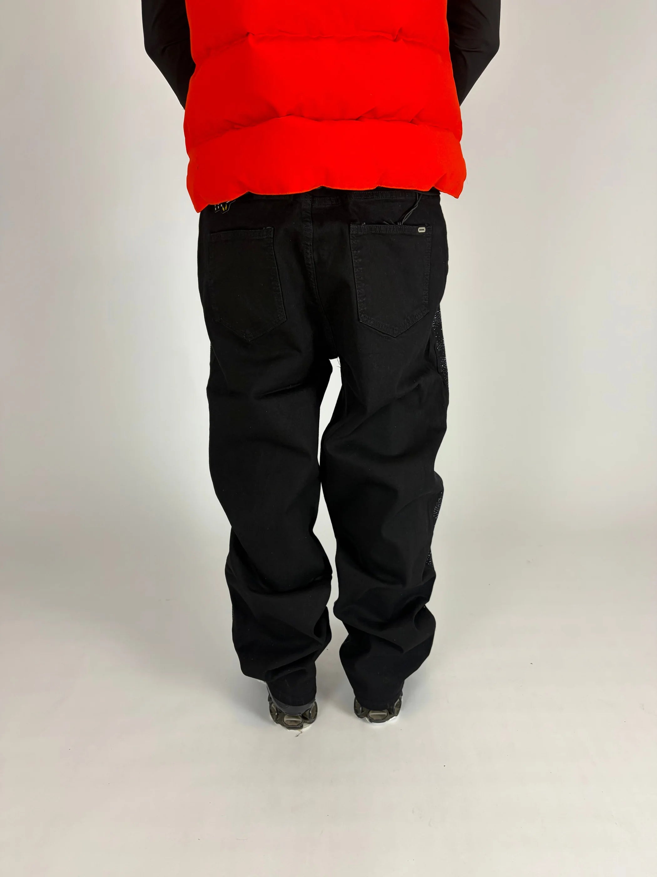 Nebula Loose Fit Jeans hombre Stylo 88, look completo en modelo — denim streetwear Chile
