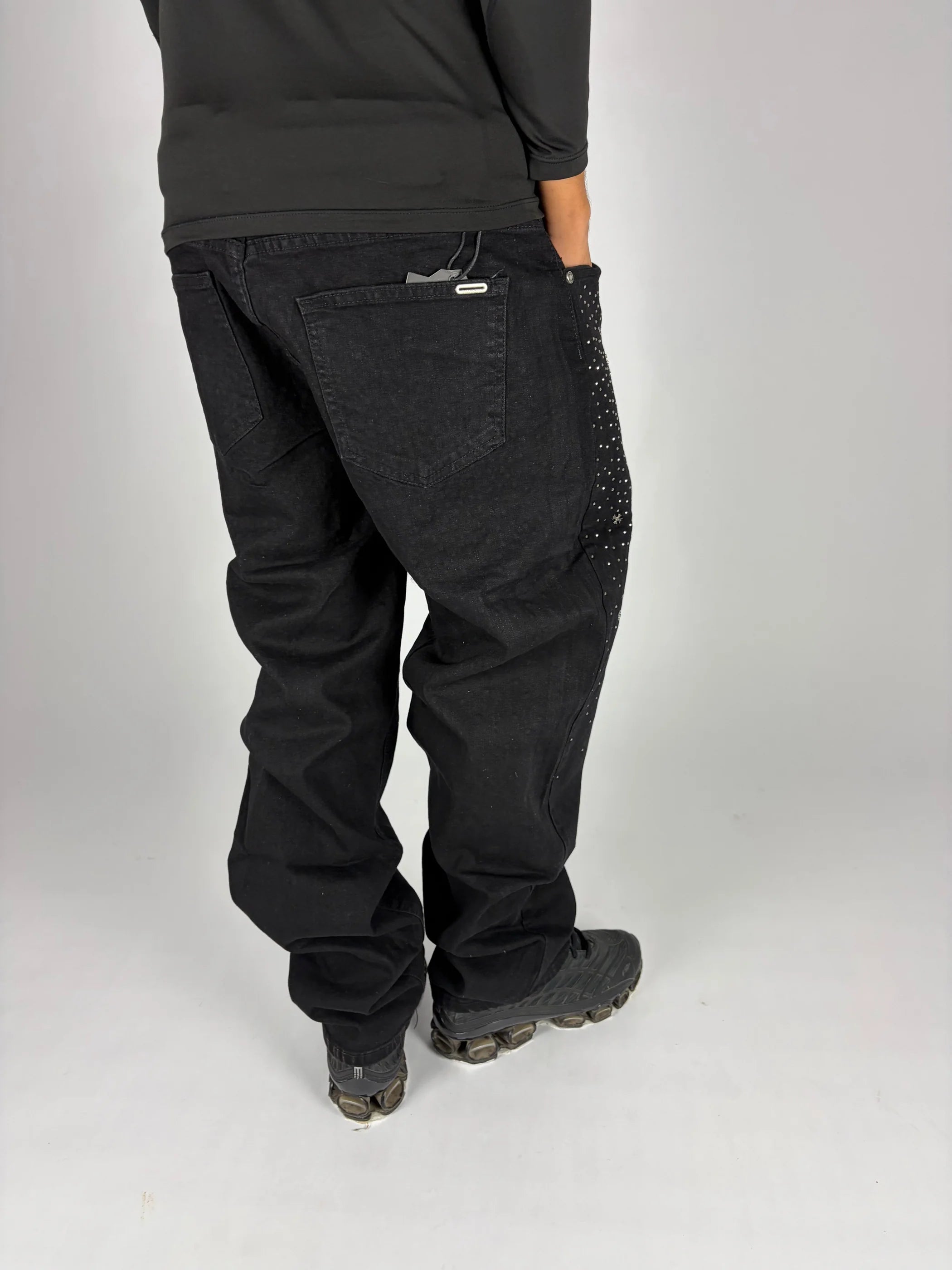 Night Cross Loose Fit Jeans hombre Stylo 88, look completo en modelo — denim streetwear Chile