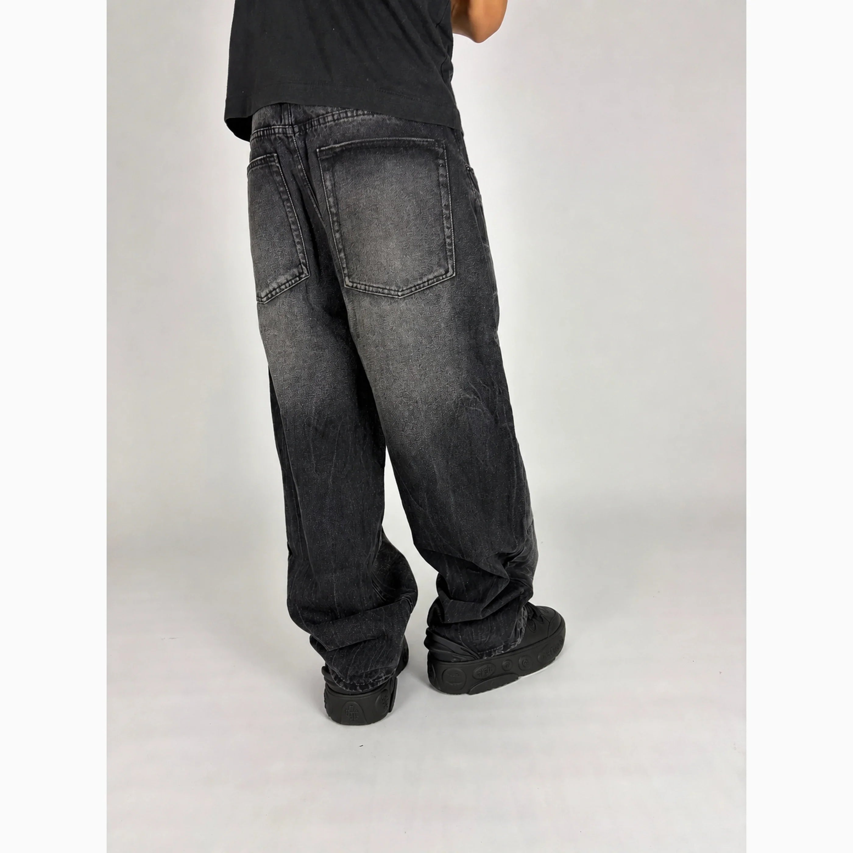 Quasar Baggy Jeans hombre Stylo 88, vista posterior con Puma LaFrancé 3X Black