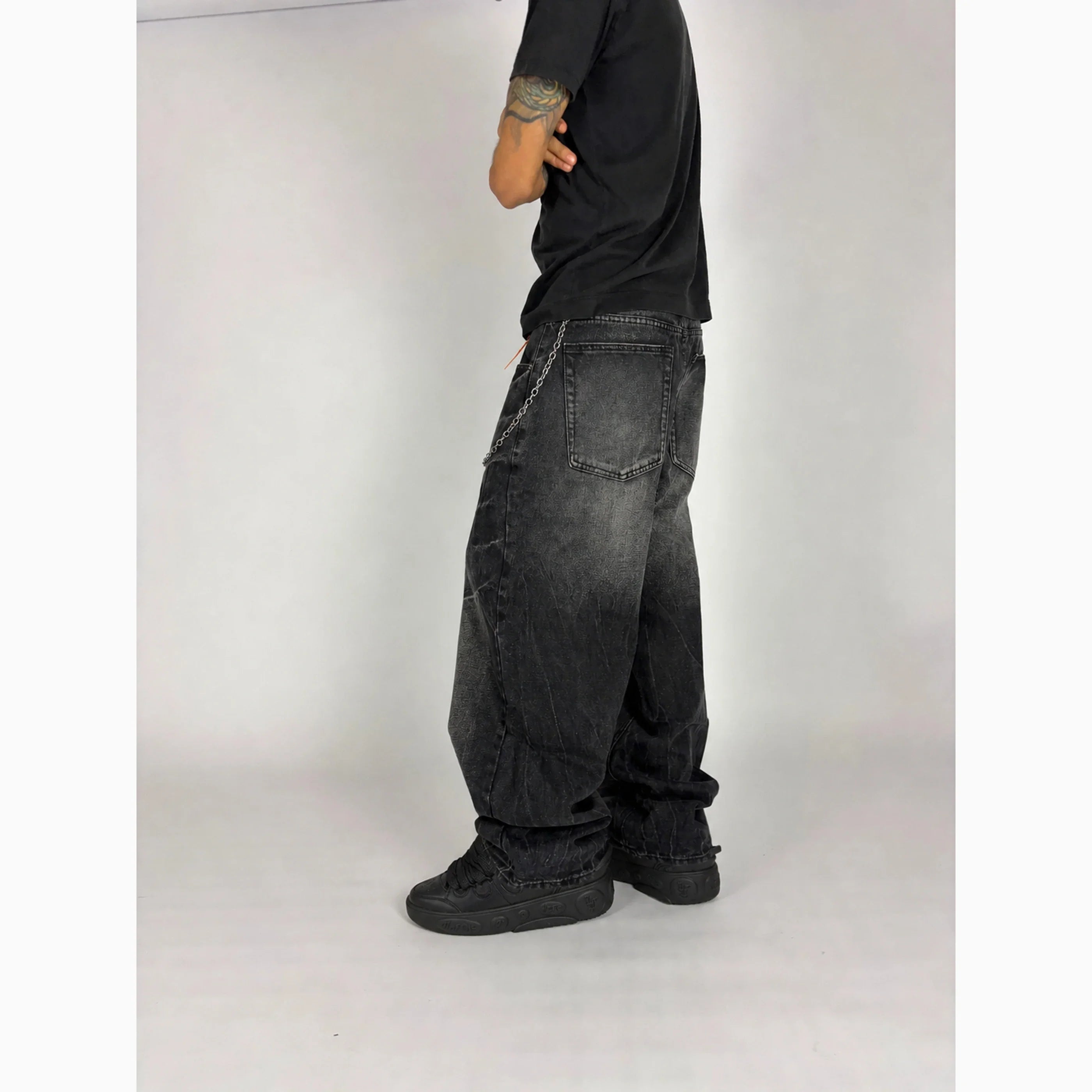 Quasar Baggy Jeans hombre Stylo 88, vista trasera con Puma LaFrancé 3X Black