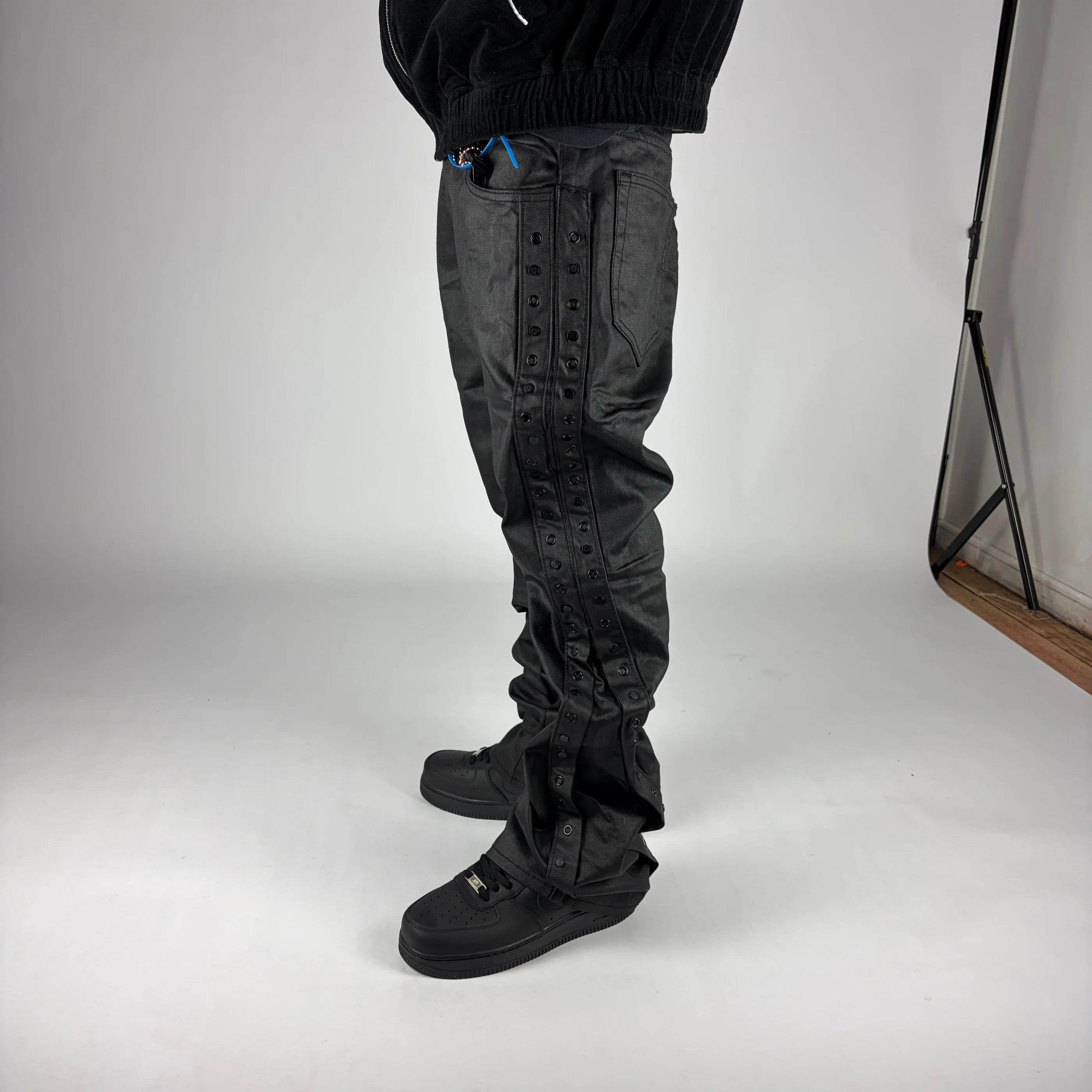 Venom Flare Jeans hombre Stylo 88, vista trasera con detalle de bolsillos — denim streetwear Chile